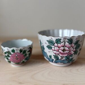 Vtg Kutani Porcelain Bowl saki cup Hand-Painted Floral, Gilt Rim, Artist Signed